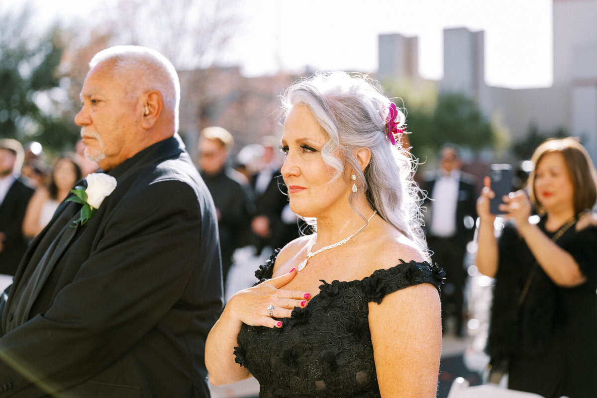 mother-during-ceremony