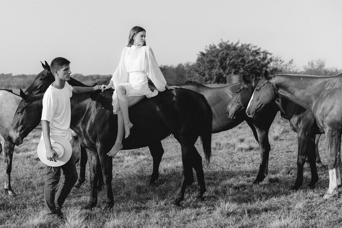 J&J_engagement(a)-140(bw)