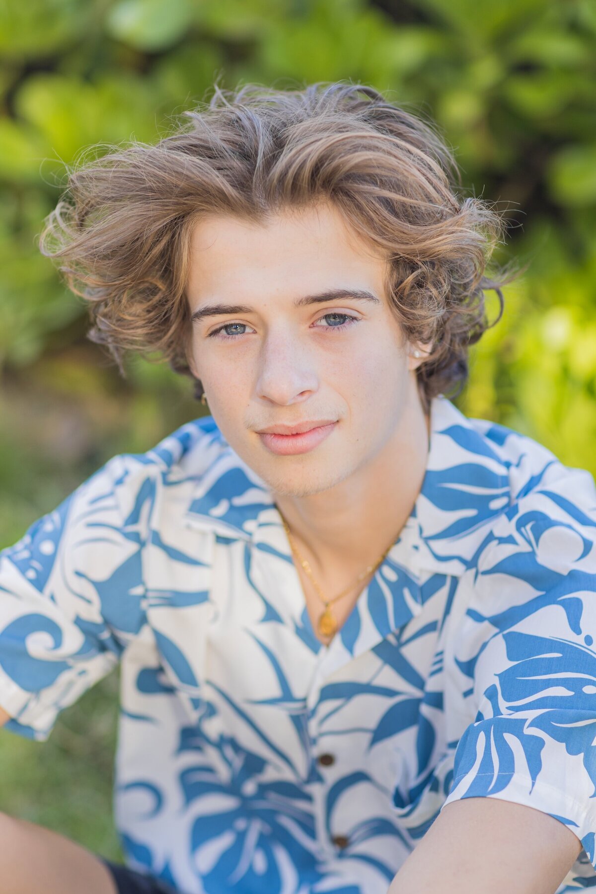 Peaceful Ocean Lookout – Kauai Senior Portrait Photographers