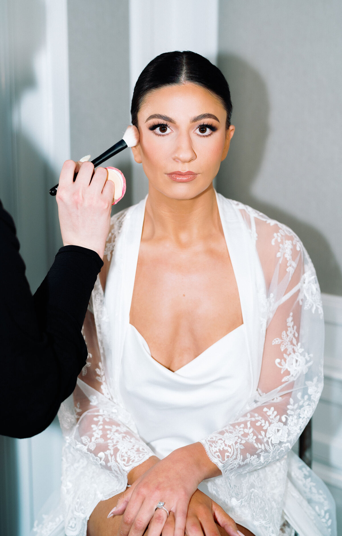 8-bride-getting-ready