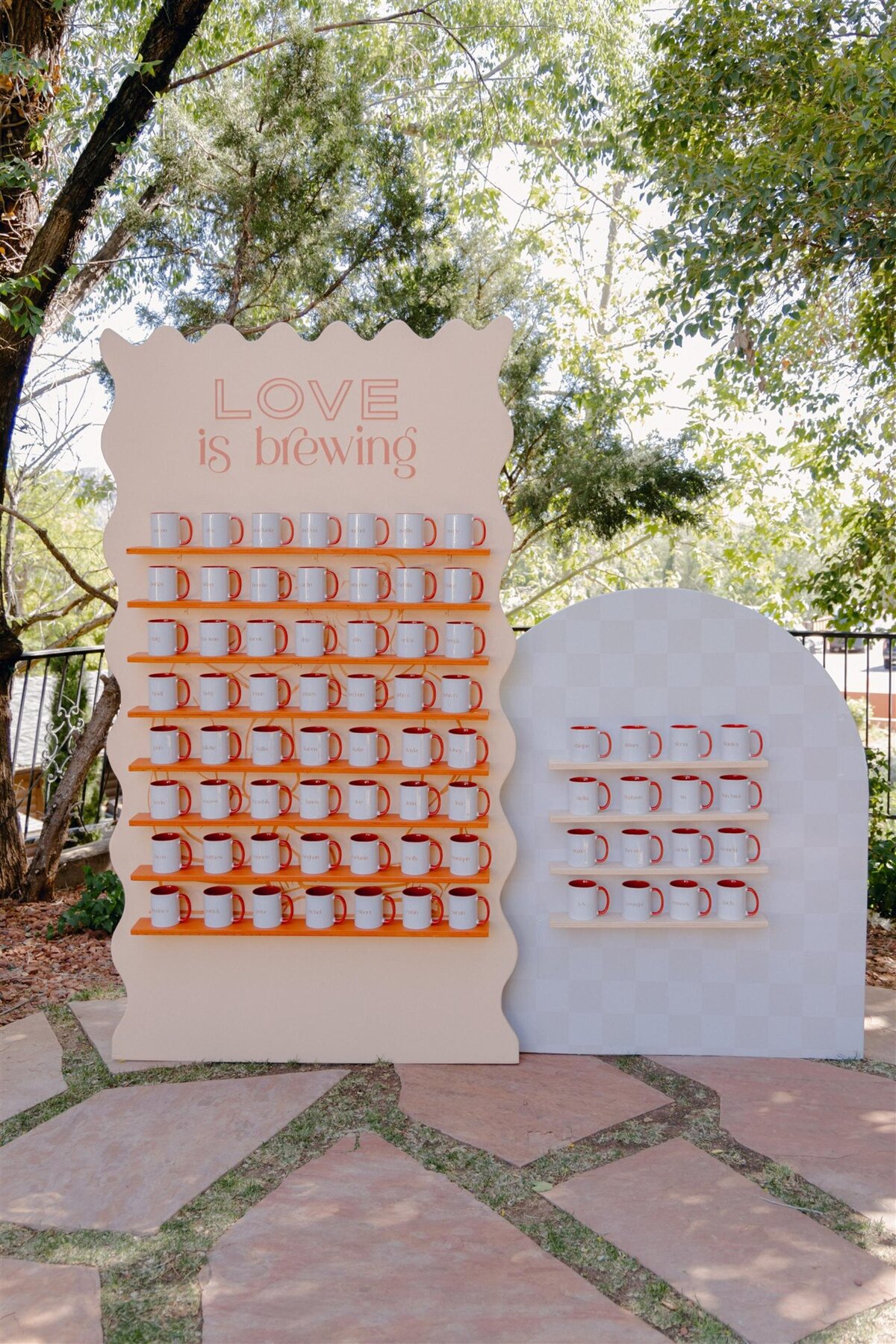 modern-wedding-seating-display-coffee-mugs-sedona