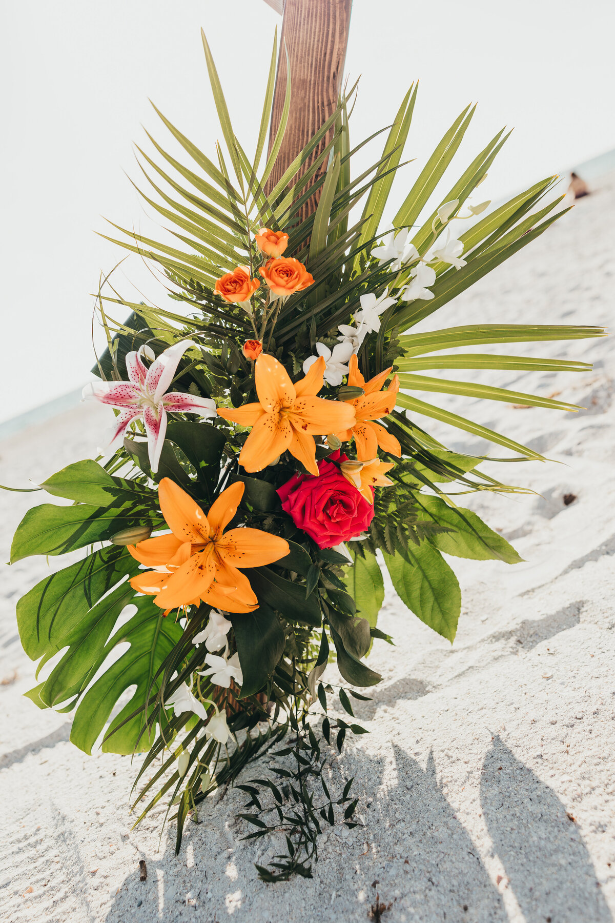 ariel-amir-photo-florida-beach-elopement-tropcial-chantilly-chic-celebrations-4
