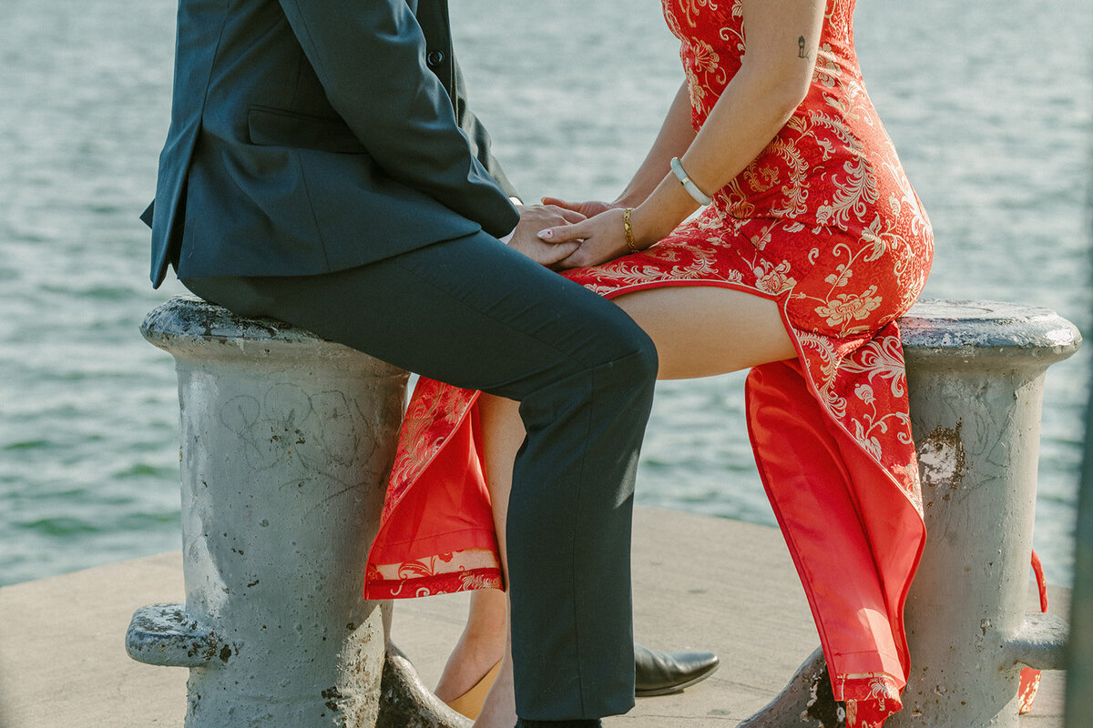 toronto-city-elopement-city-hall-ttc-subway-sugar-beach-fun-romantic-sumer-wedding-2814
