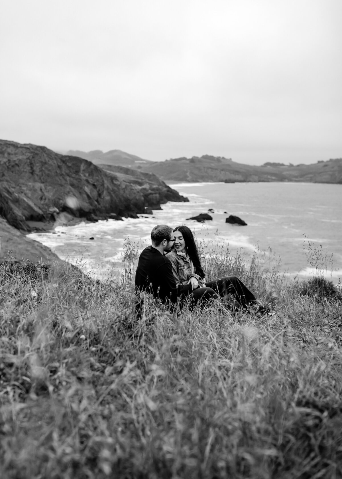05312023_Makenzie+Gavin_RodeoBeachCA_AnjaJensenPhotography-122