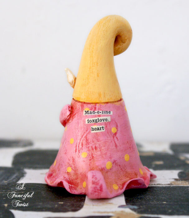 madeline-foxglove-heart-back