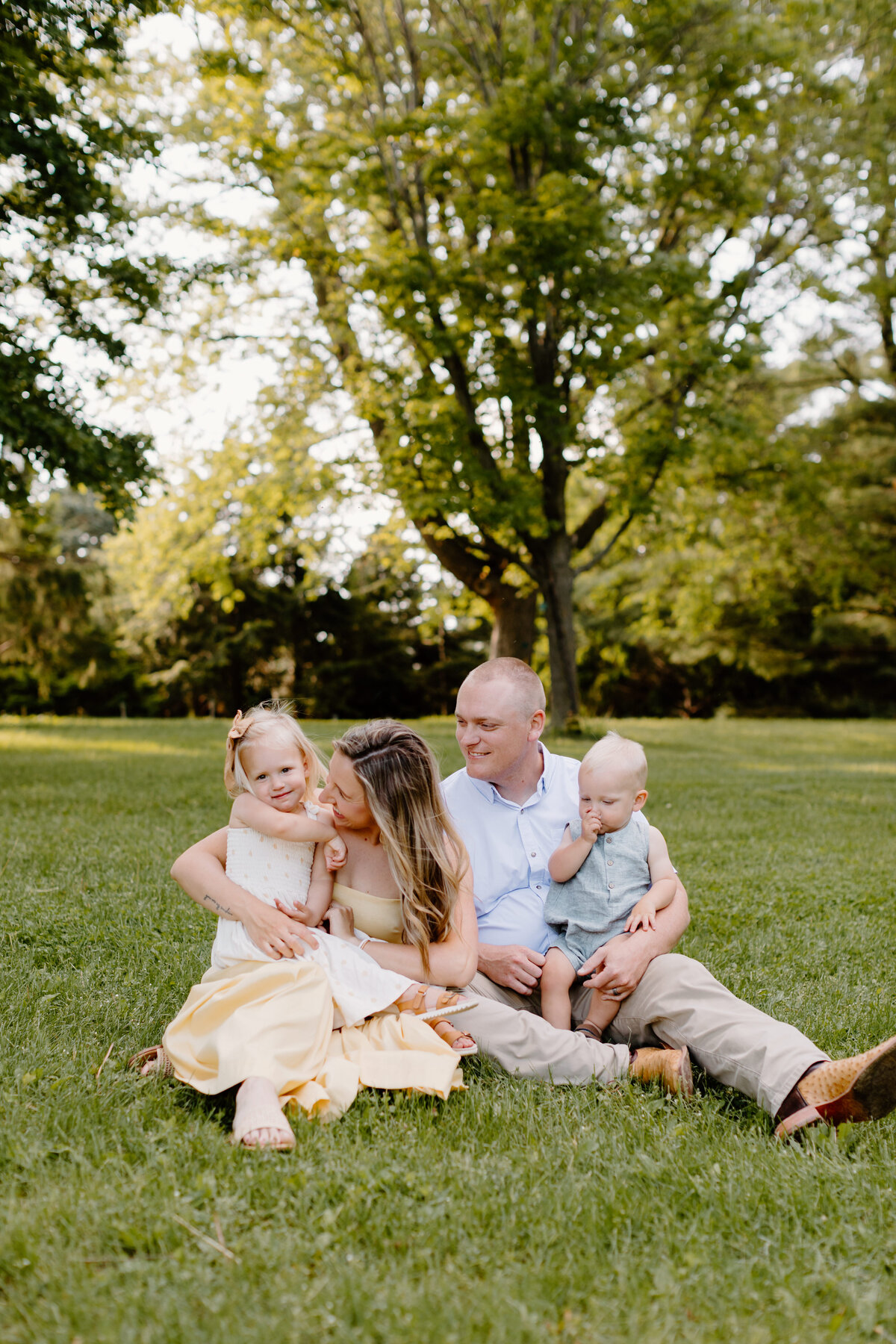 christina_ney_photography_wedding_engagement_lifestyle_photographer_dubuque_iowa_wedding_planning_assistance_adventurous_bold_laidback Family Photography60