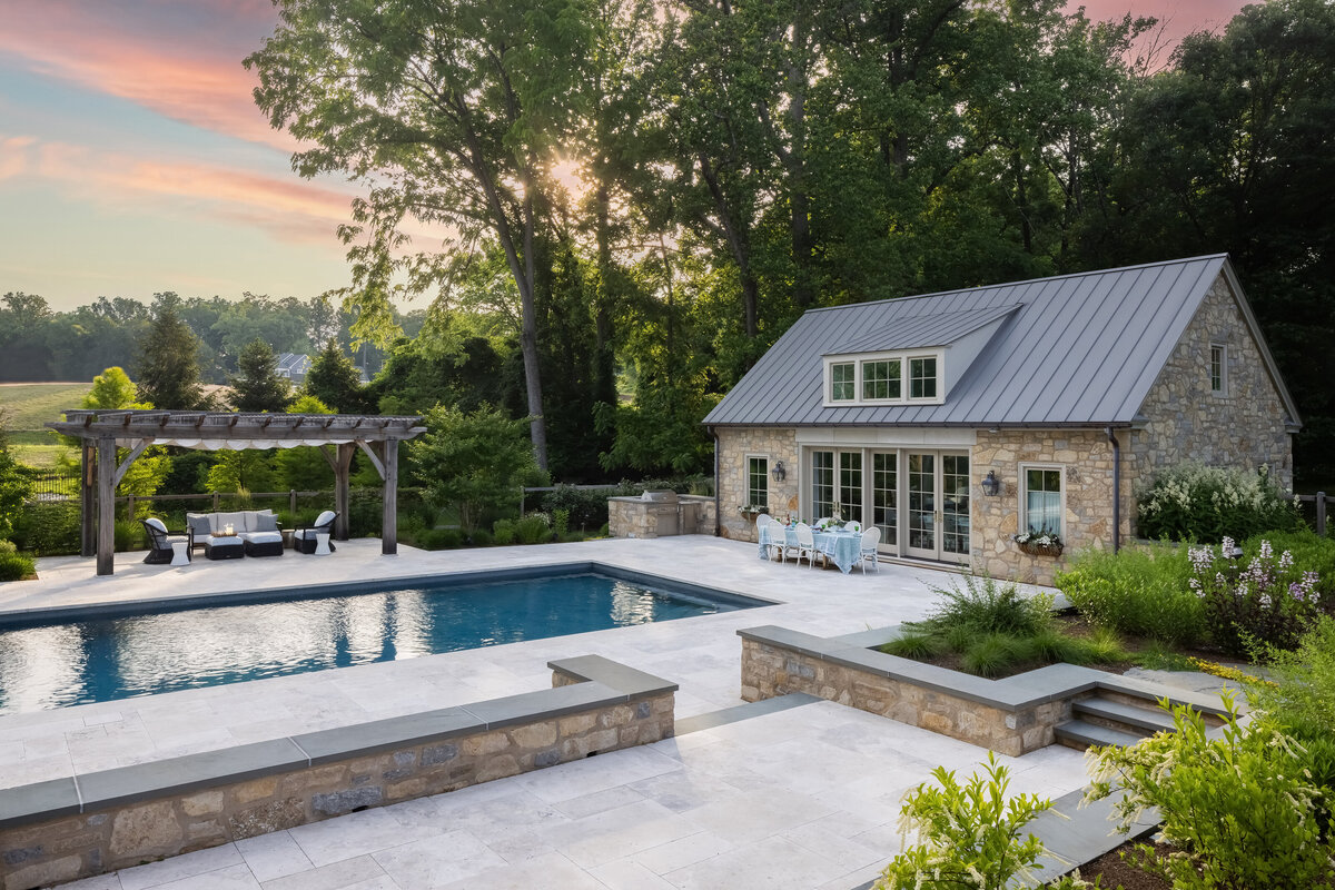 240604-Elizabeth_Reynolds_Raquel_Langworthy_PoolHouse_011