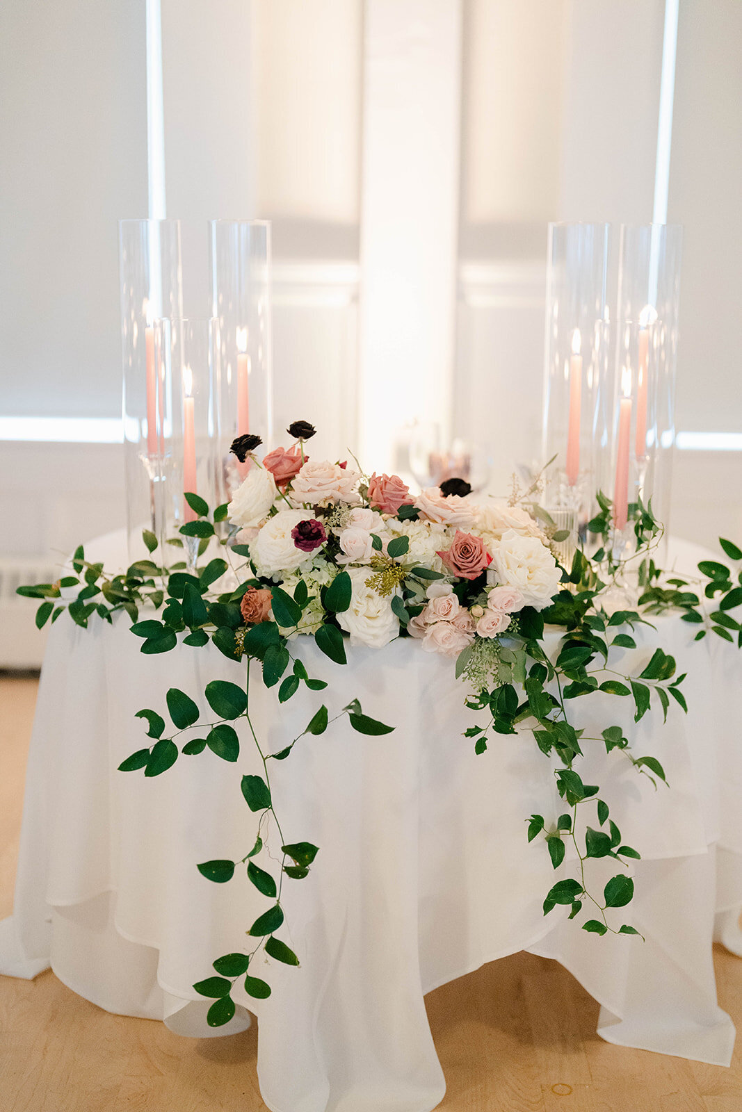 wedding-sweetheart-table-springfield-country-club-ma