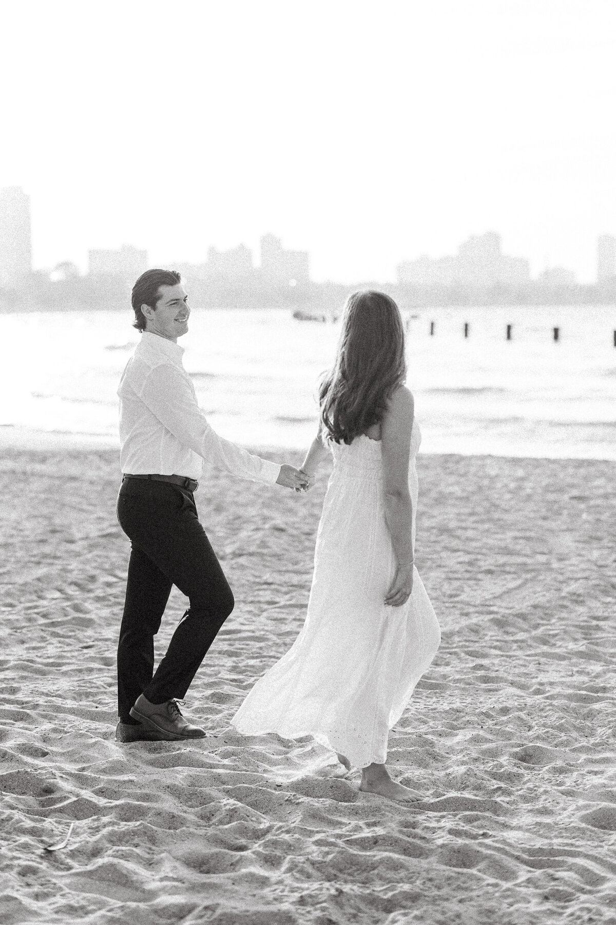 Downtown Chicago Dallas Engagement Photos Colorful Washington Square Park Wrigley North Ave Beach-15