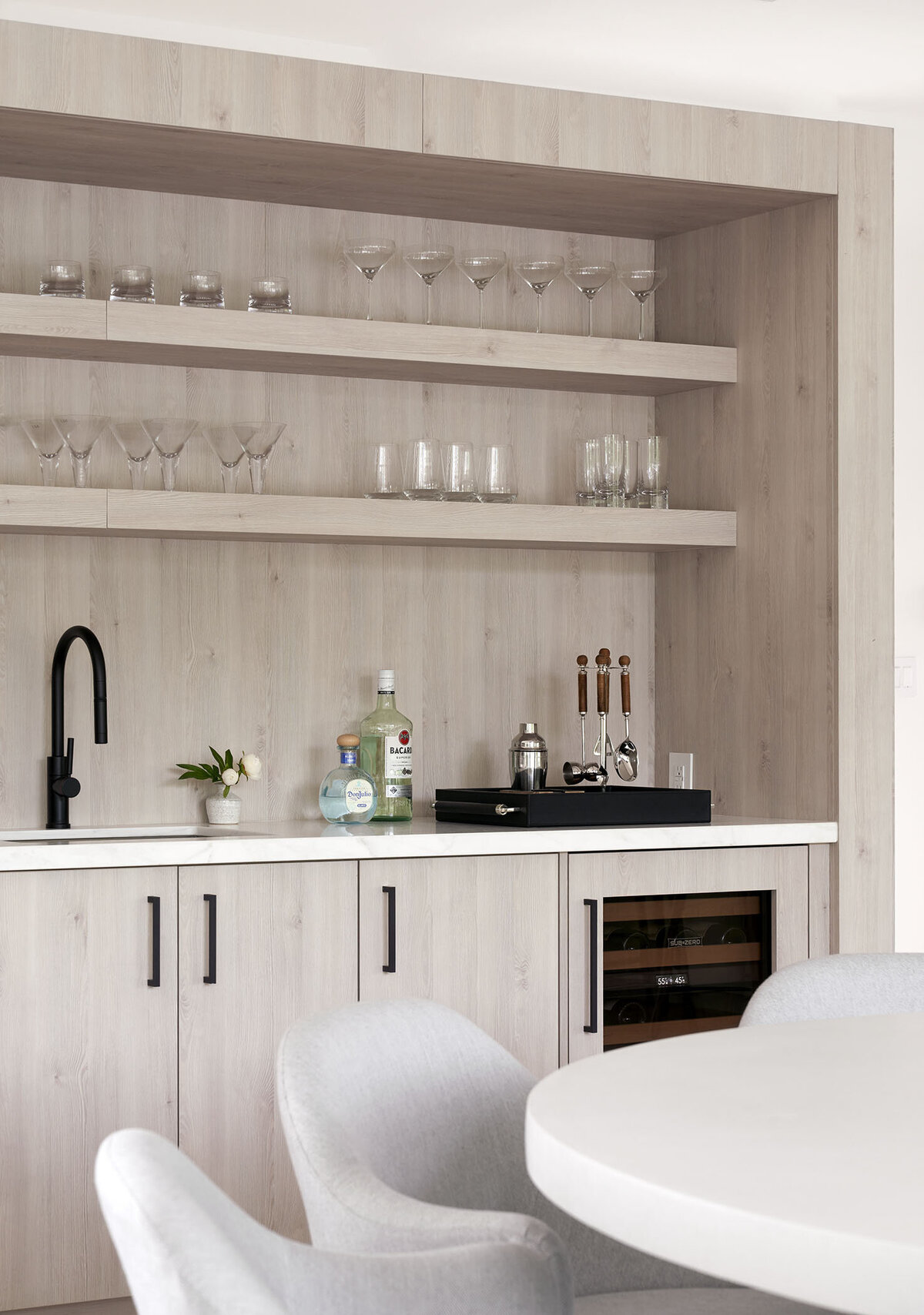 Layne_Terminal_Bar