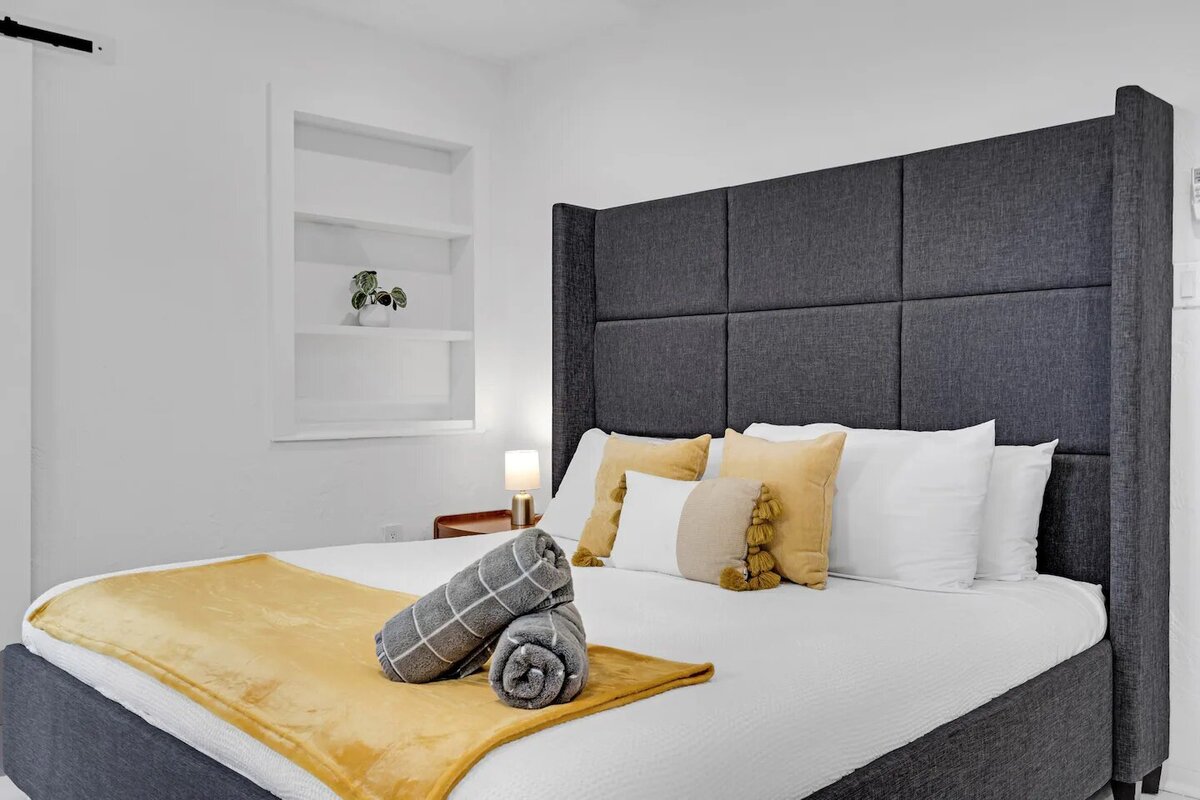 Bedroom 5 (1)