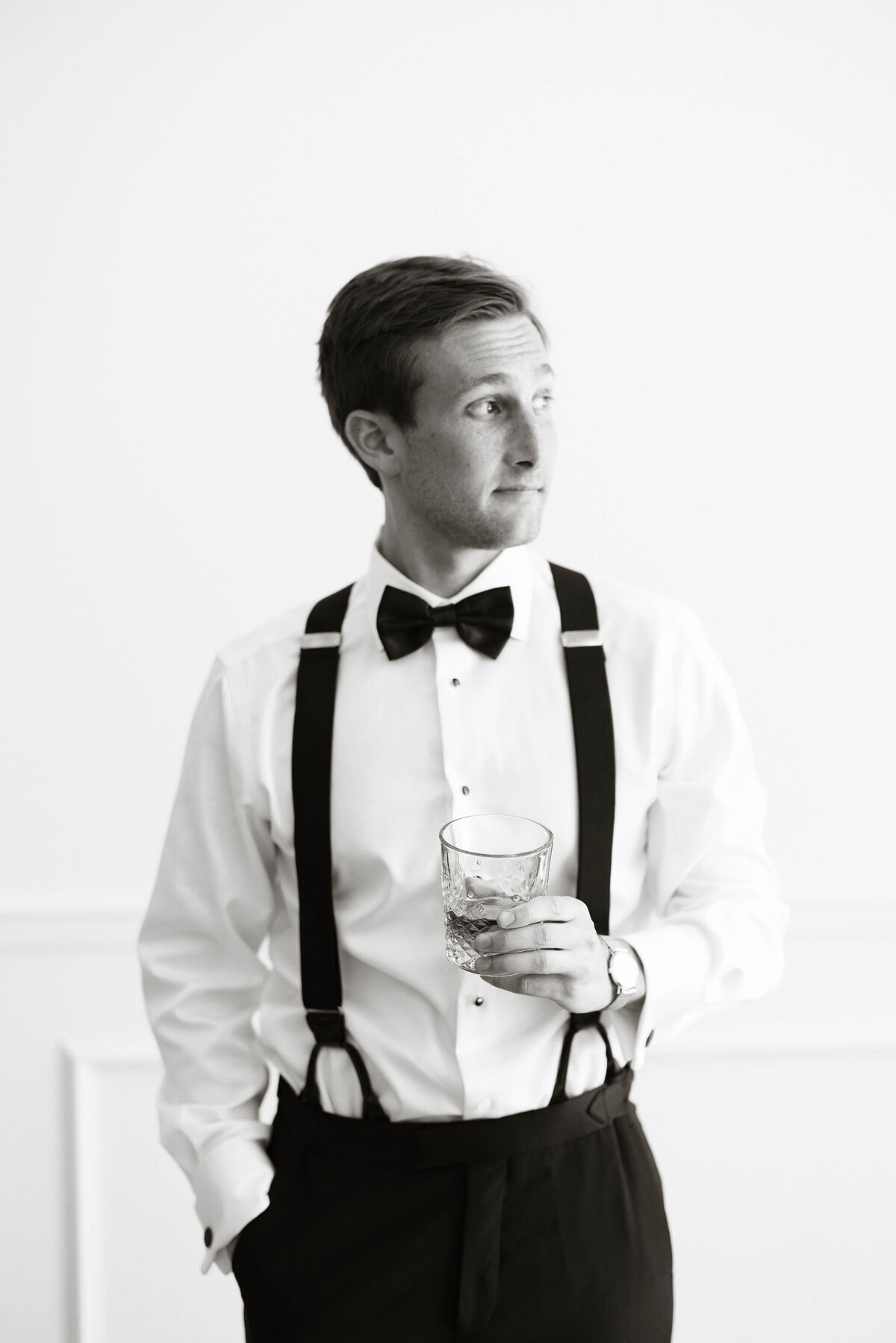 36_groom-with-whiskey