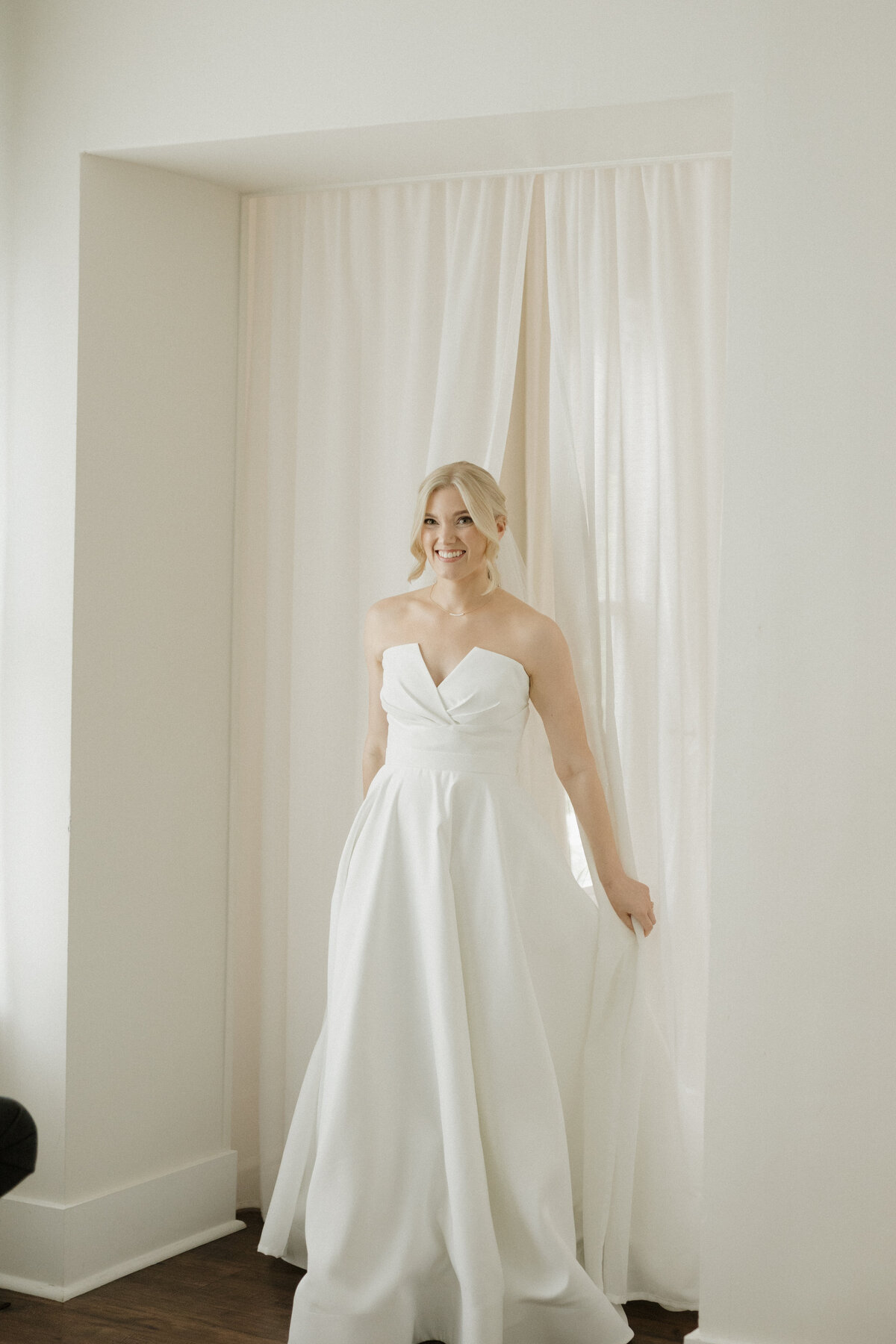 Indianapolis wedding photographer bridal portrait indoors