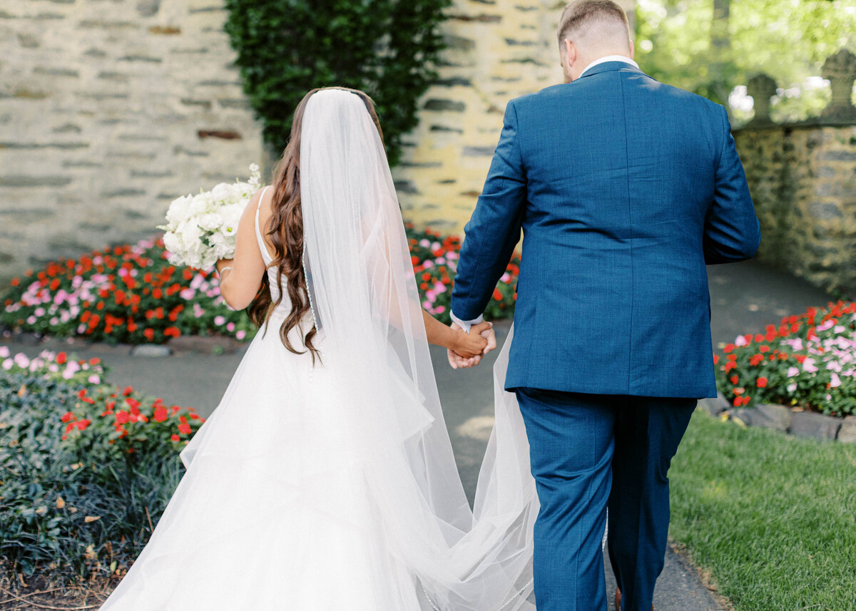 Huntingdon-Valley-Country-Club-Wedding-Bride-Groom-Photos_051