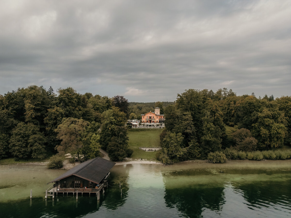Drone picture of the wedding venue, as seen from the lake.