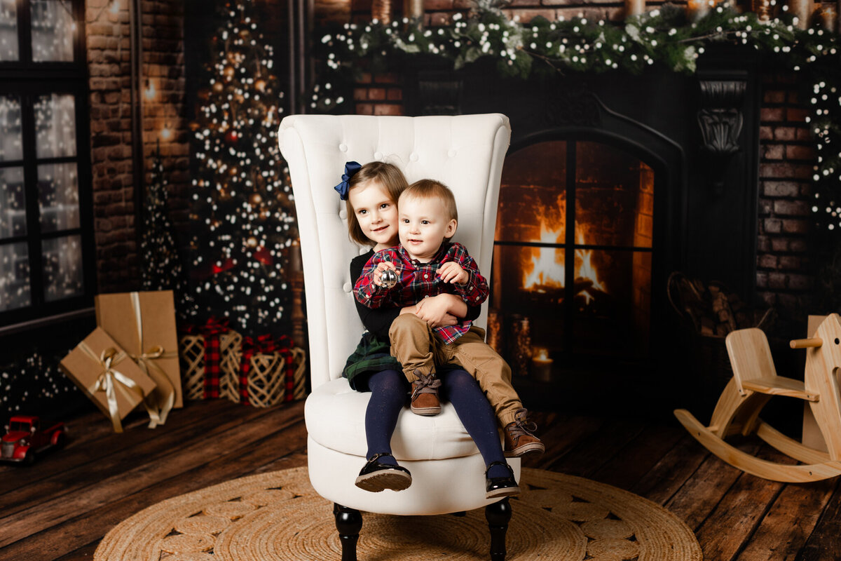 Best NWA holiday photographer, holiday portraits near me, Northwest Arkansas holiday photography, NW Arkansas holiday photos, NWA santa photos