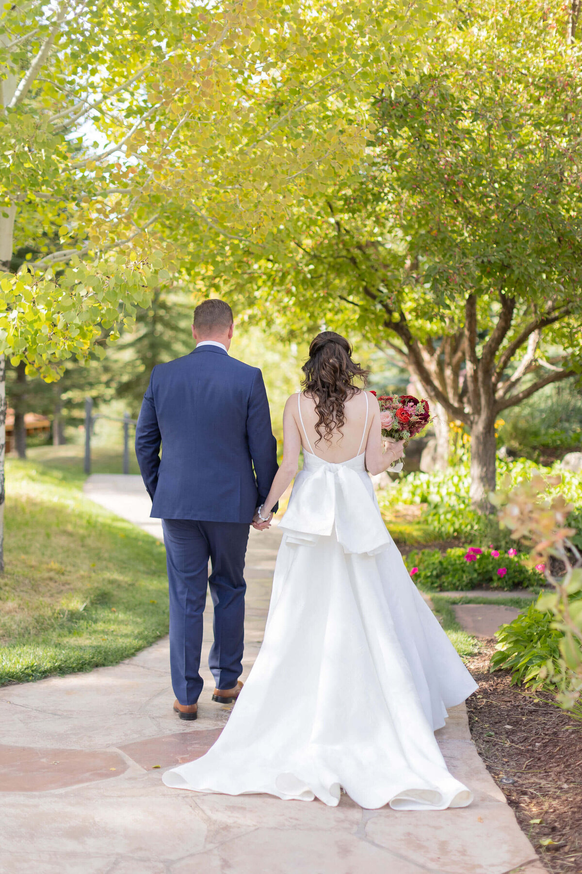 caitlin-david-roaring-fork-club-wedding-newlyweds