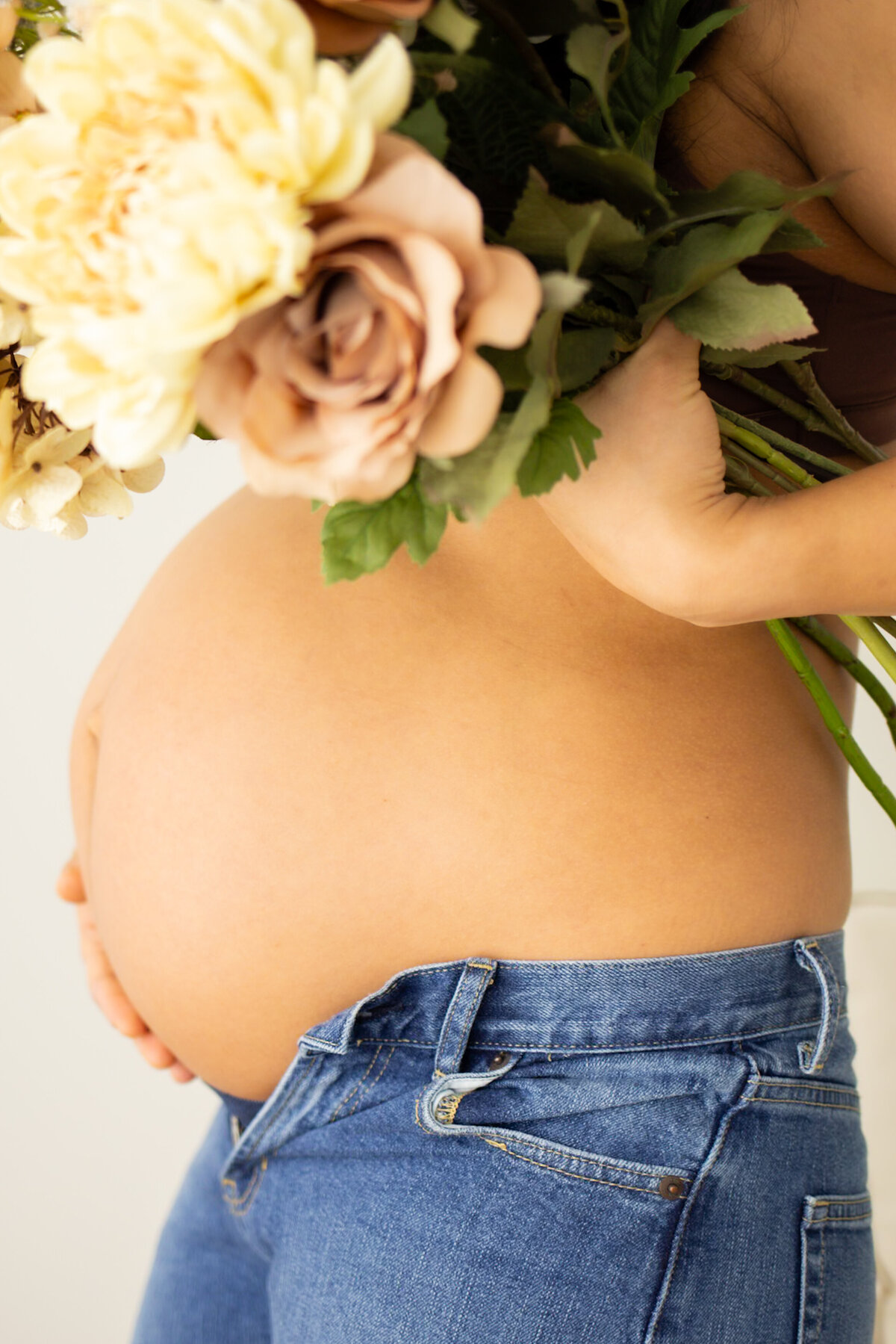 floral-editoral-maternity-session-larchmont