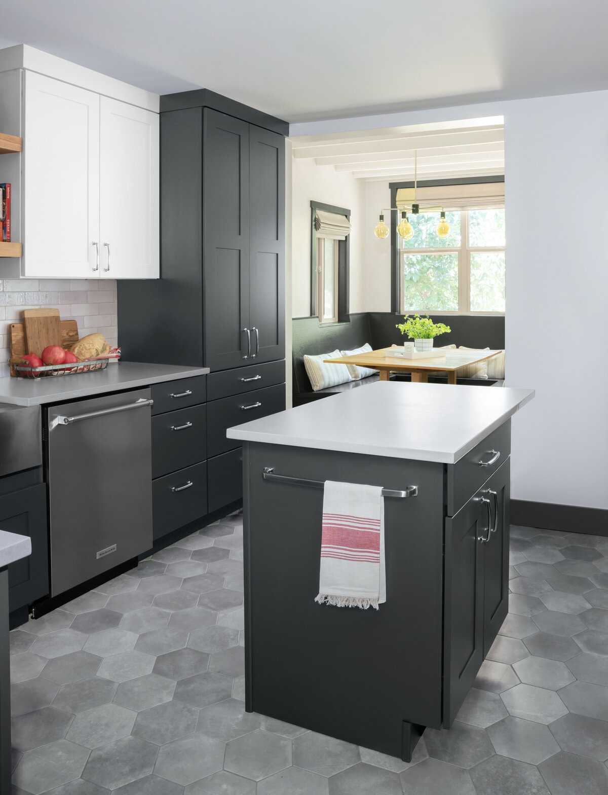 hello-home-modern-kitchen-breakfast-nook-built-in-seating-austin-7