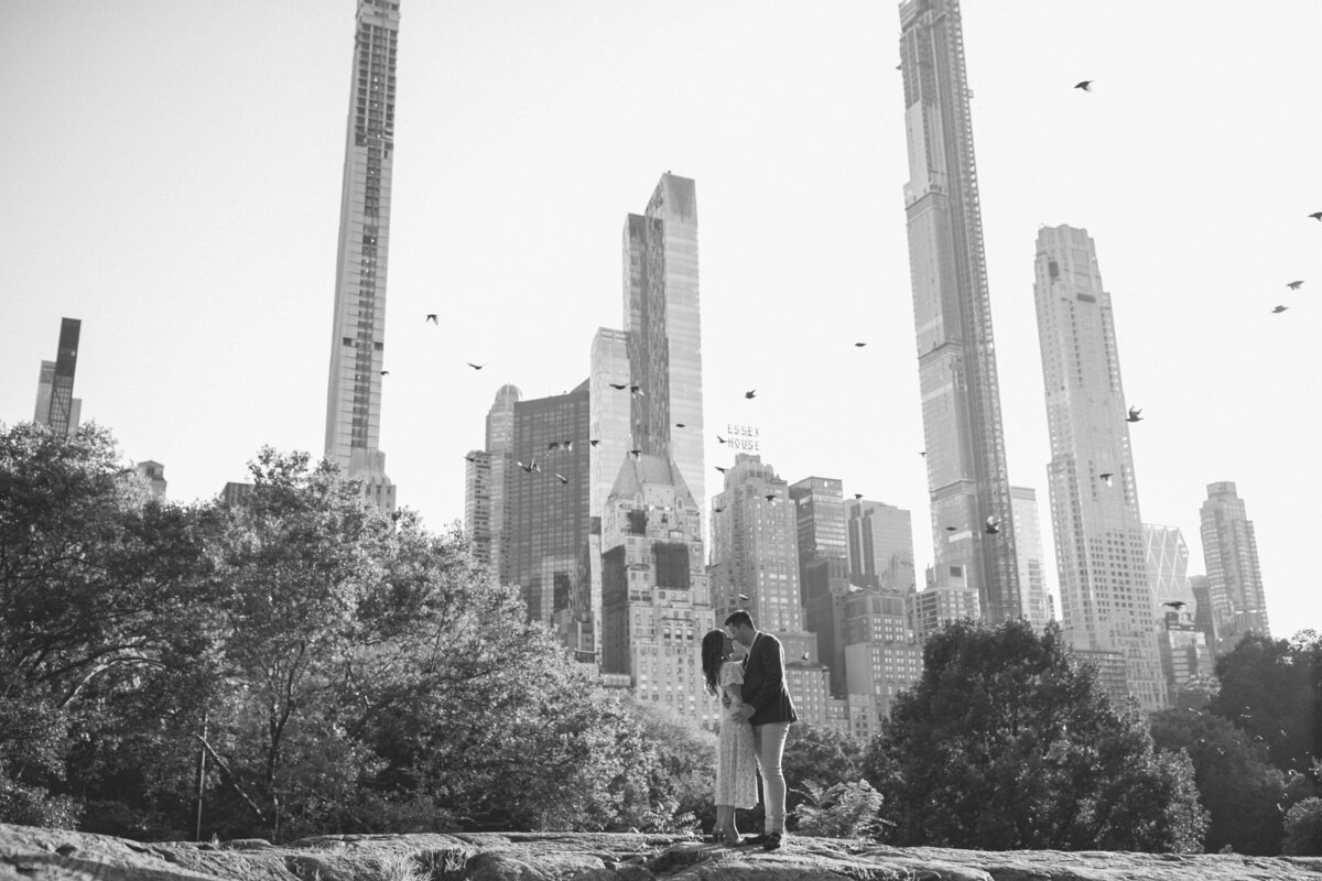 candid-boston-engagement-photographer-zev-fisher019