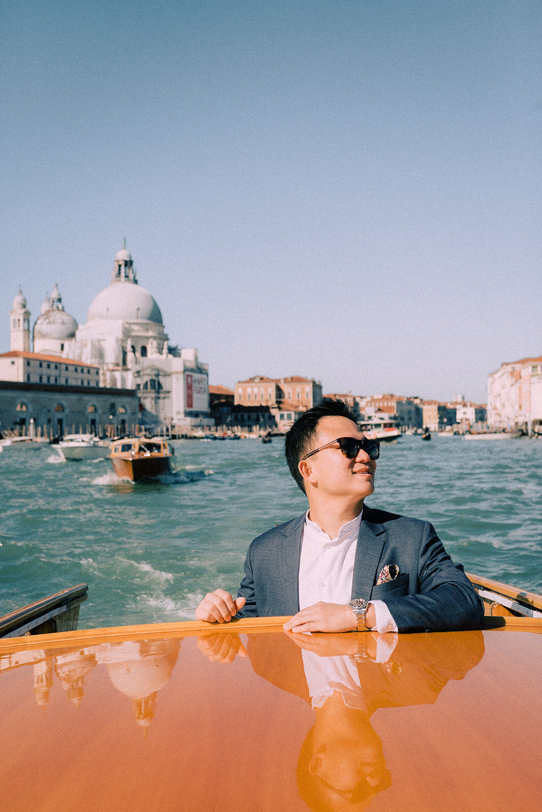 Venice-taxi-boat-luxury-photoshoot-couple-wedding45