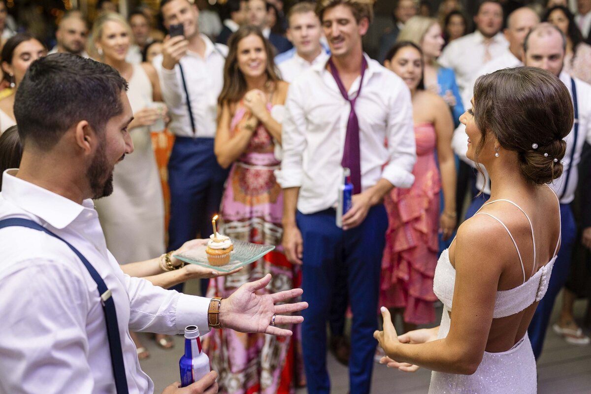 Beach Club Modern Chic Wedding with Touches of Pearl and Gold - Top East Coast Wedding Photography - Ashley Mac Photographs - New Jersey - New York - Connecticut - Rhode Island -72