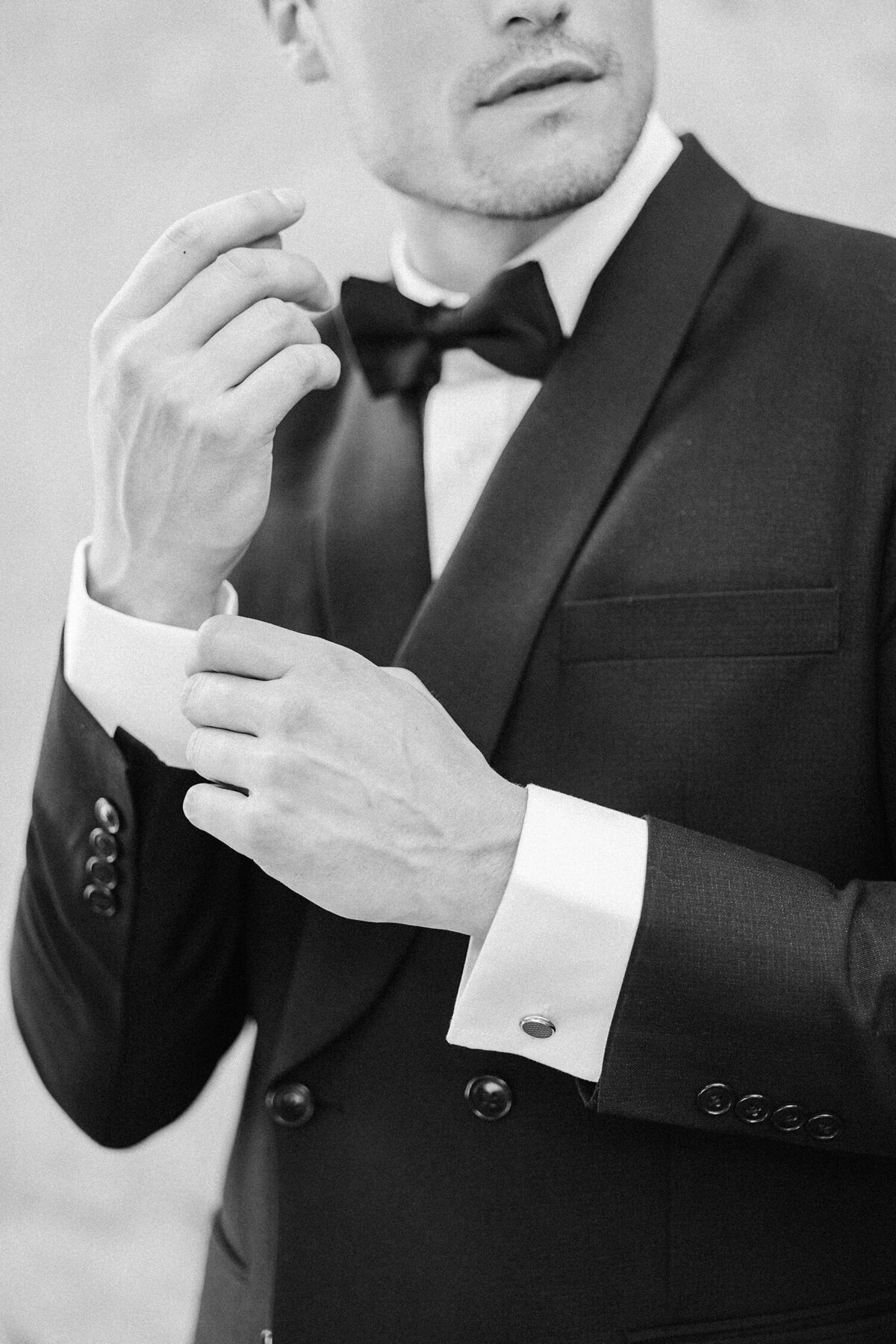 provence-groom-portrait-photographer-modern-intimate-romantic