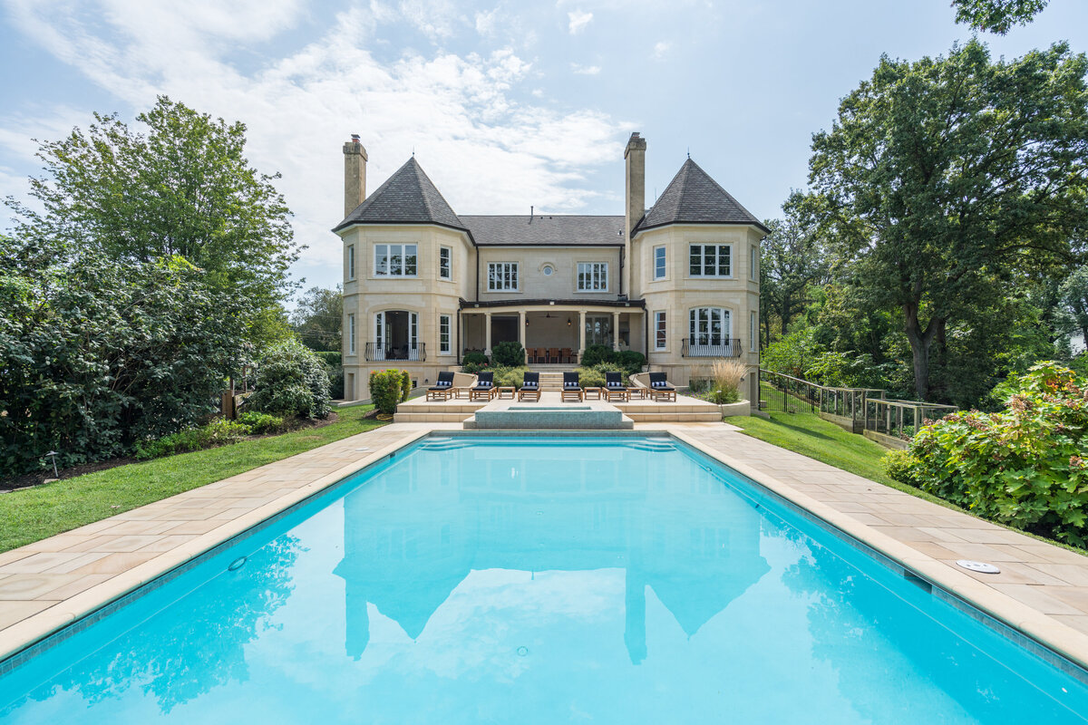 225 wardour dr_0052