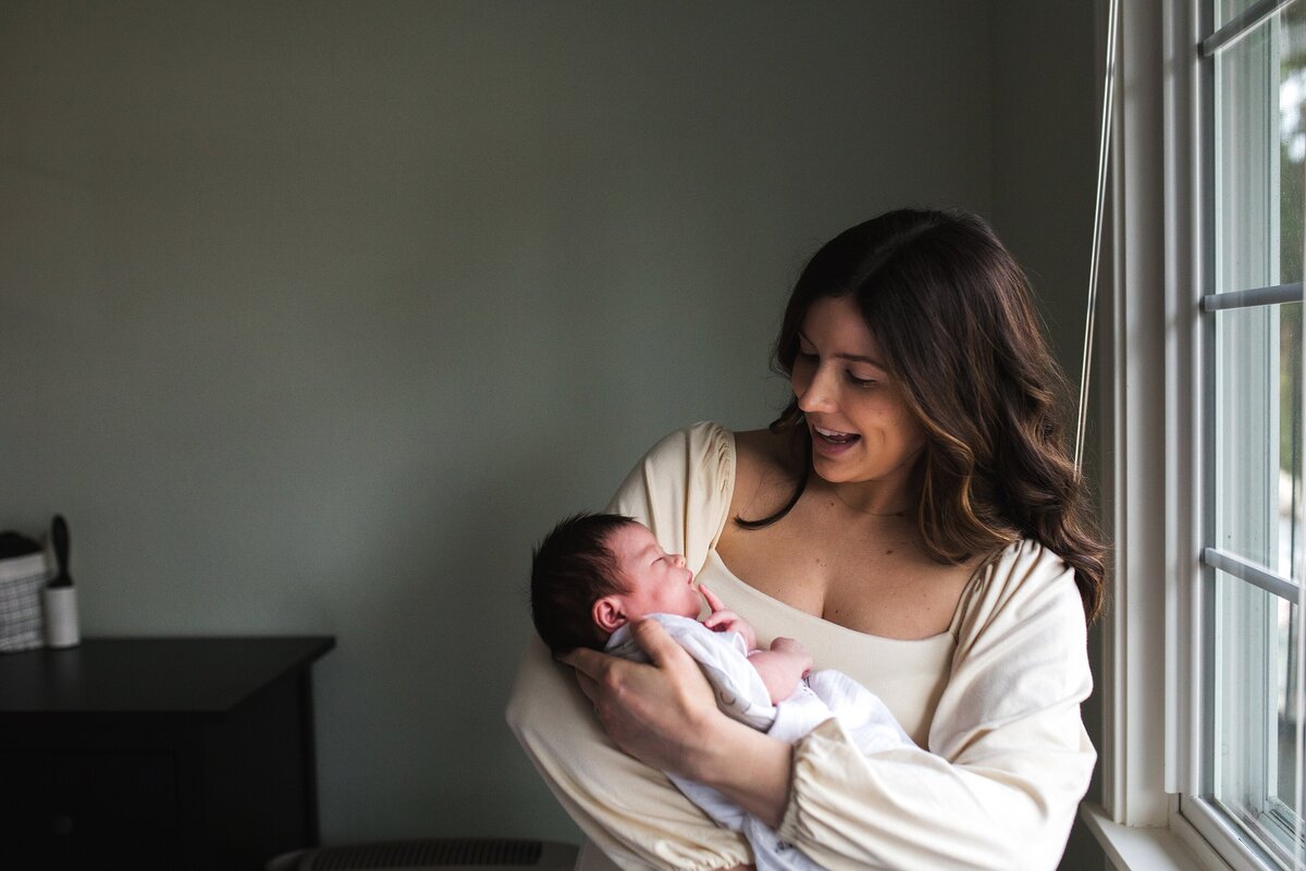 seattle_family_photographer_newborn_baby_in_home_1163