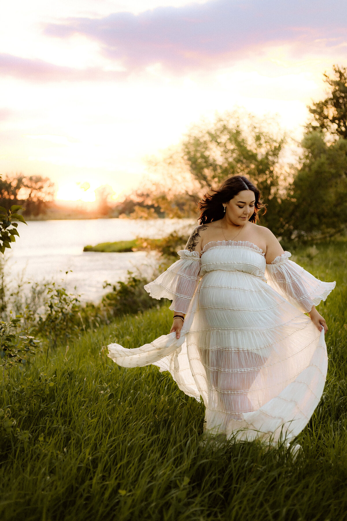 My dramatic maternity photography serves as an ode to the beauty of motherhood. Let's create bold and emotionally charged images that tell your story