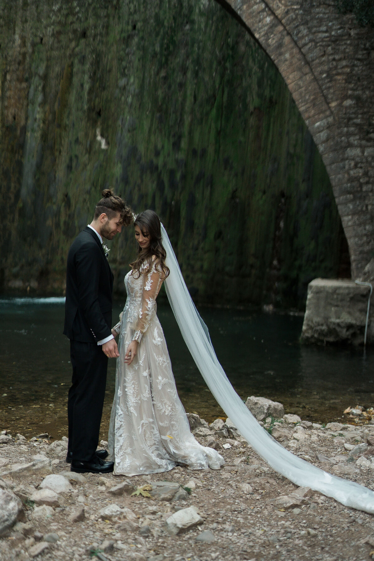 219-Meteora-Kalabaka-Greece-Inspriation-Loves-Story Elopement-Cinematic-Romance-Destination-Wedding-Editorial-Luxury-Fine-Art-Lisa-Vigliotta-Photography