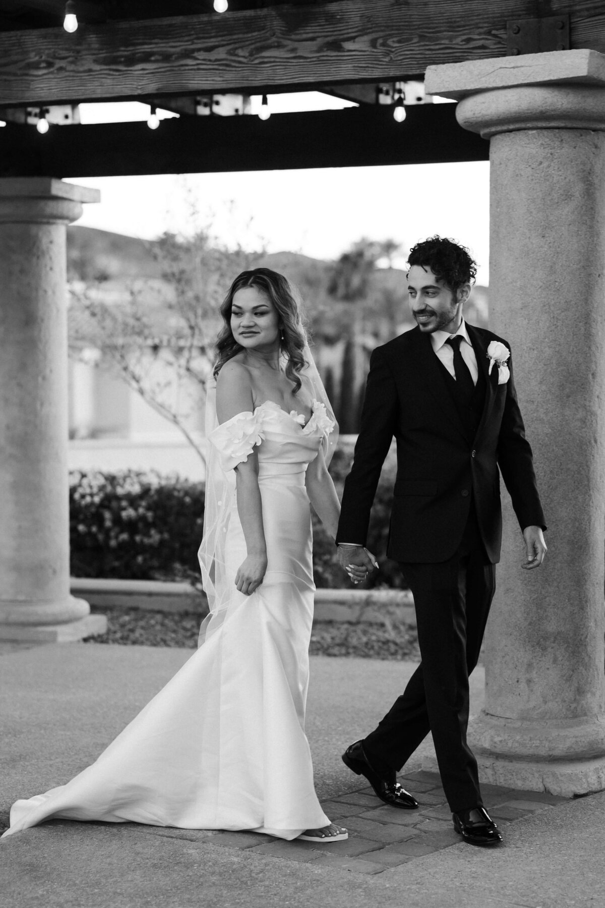129_riskyexposure_marley-simon_las-vegas-elopement-photography