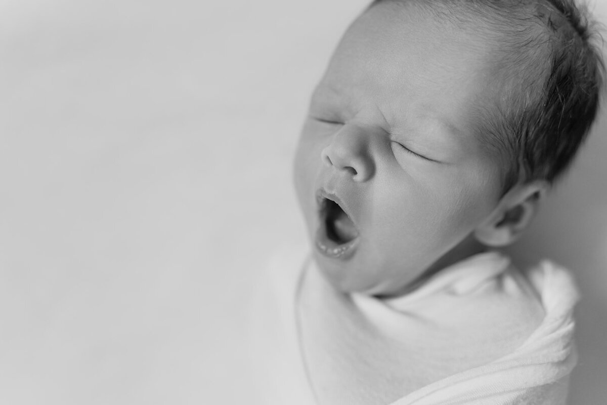 newborn-yawning-photo-colorado-springs