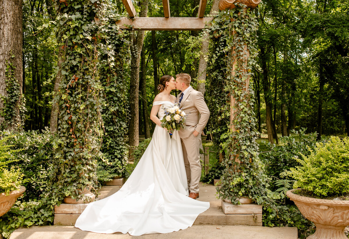 The Springs Veneue Waxahachie Dallas wedding photographer