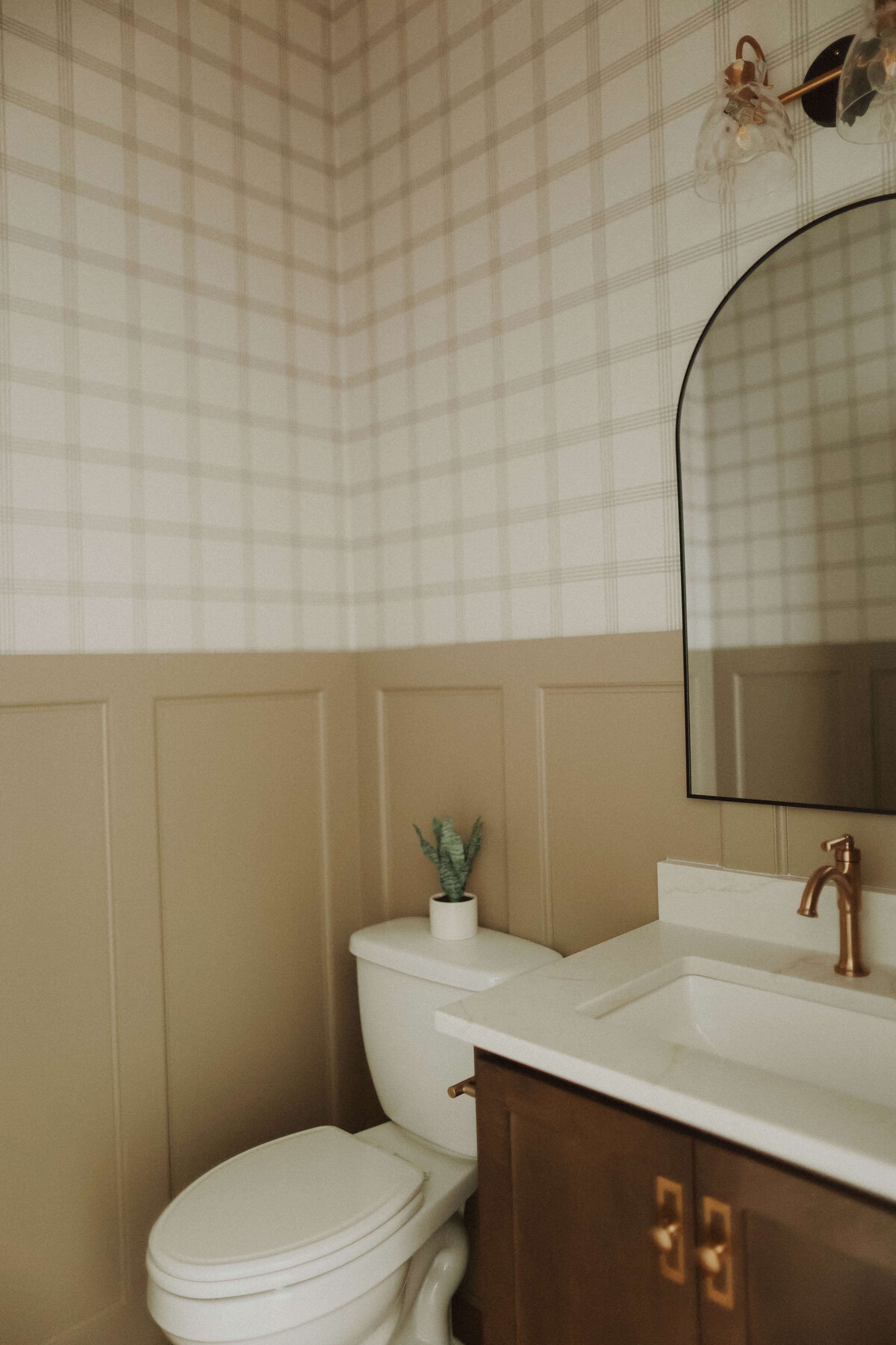 5320-Bathroom-Urbandale-Central-Iowa-Custom-Home-JRL-Builders-3F1A8298