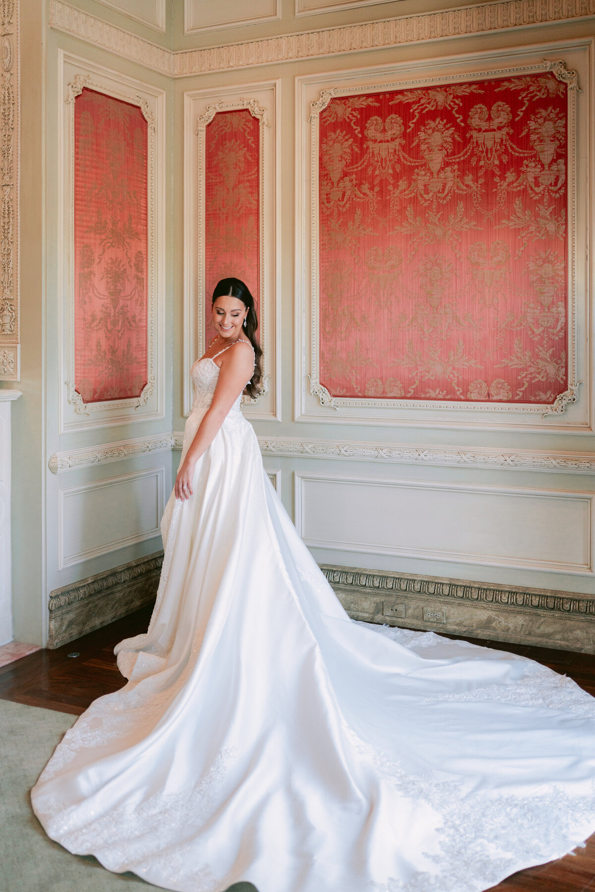 Bridal portrait at the Olana Hotel, Dallas by White Orchid Photography