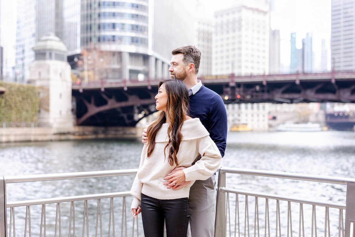 downtown-chicago-fall-engagement-session-jenna-sean_0012