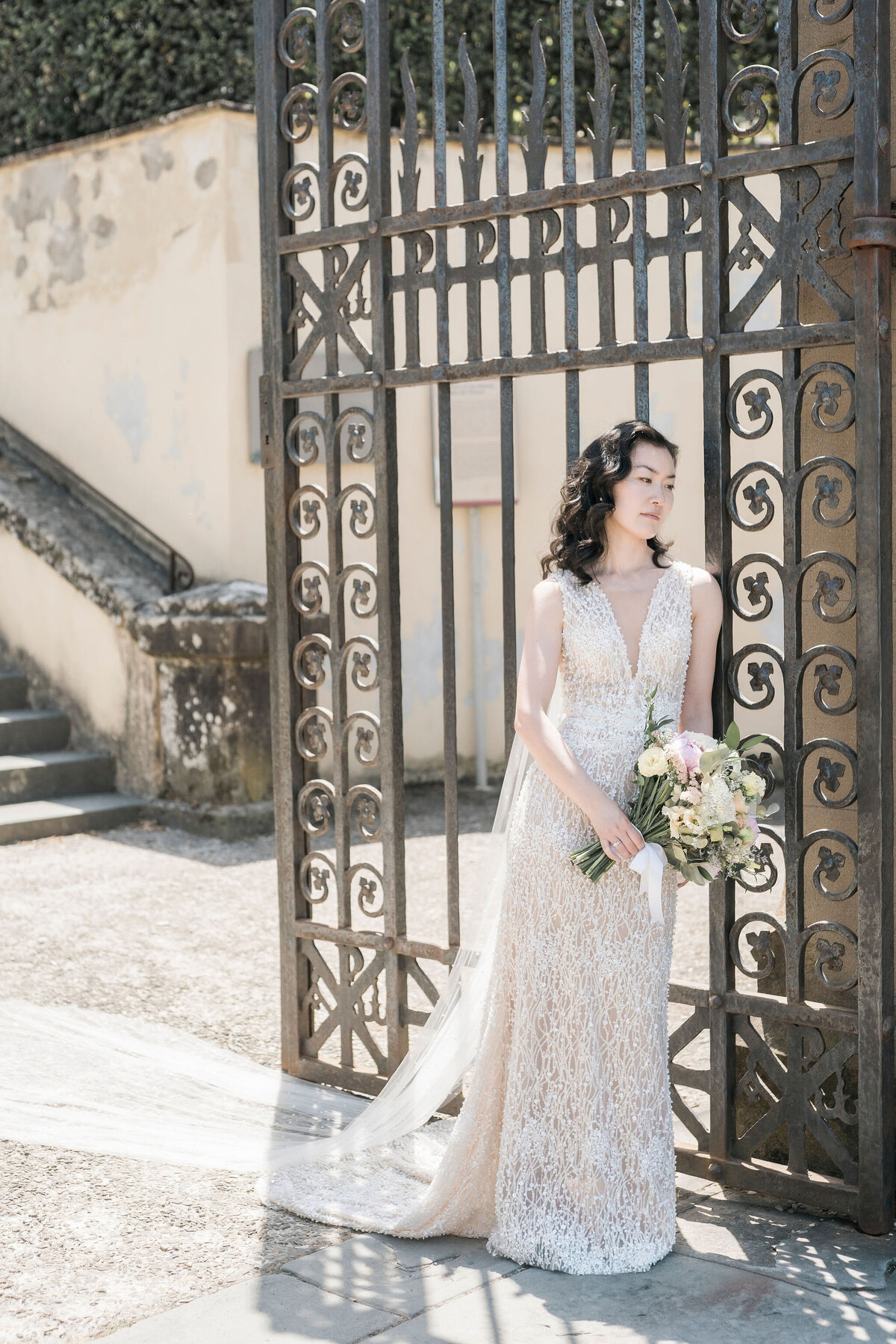 018-Hotel-Santa-Maria-Novella-Florence-Destination-Wedding-Italy-Cinematic-Editorial-Luxury-Fine-Art-Lisa-Vigliotta-Photography