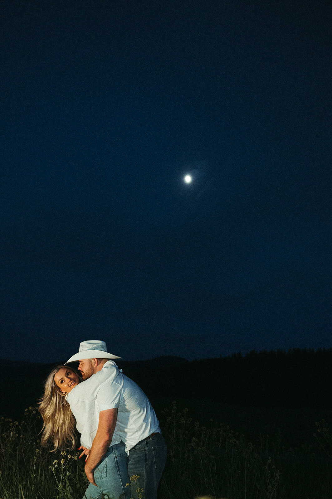 presley-gray-nighttime-western-montana-engagement0181