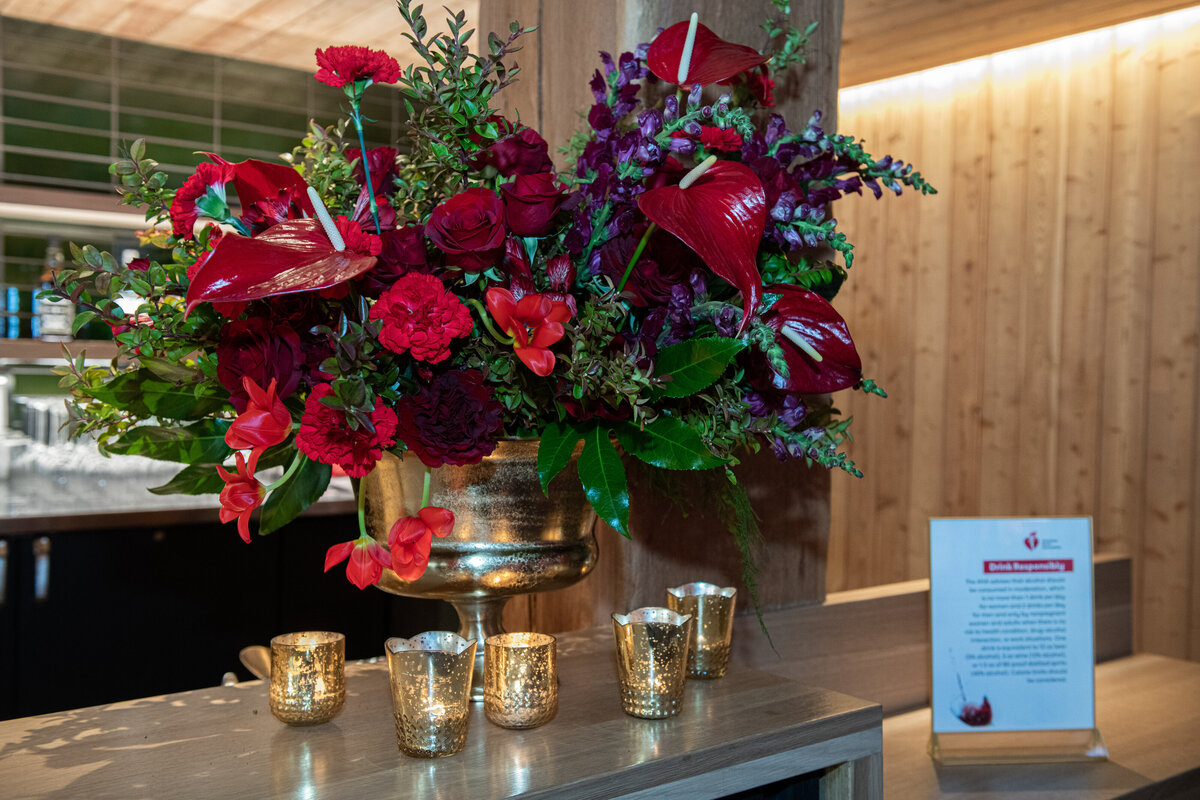 Red-Flowers-for-Fundraiser-Gala-Flora-Nova-Design-Seattle-00008
