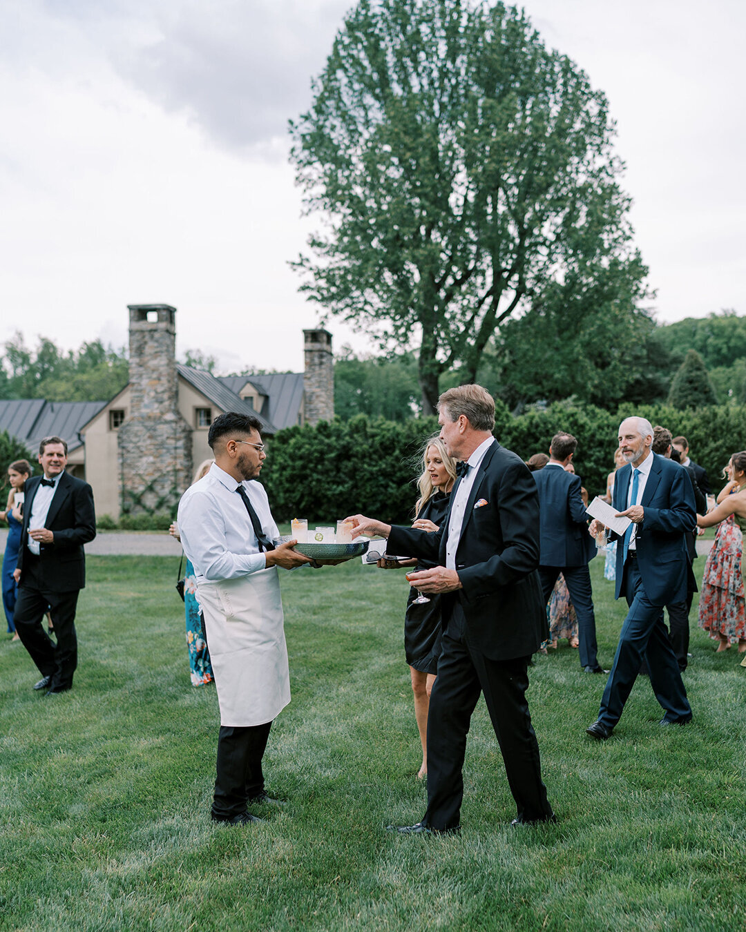 KathleenRob5-3-25GlenstoneGardenVA-VickiGraftonPhotography-673