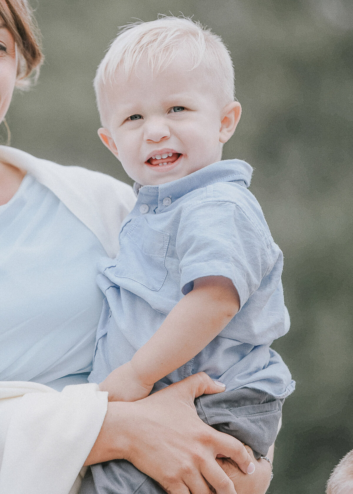 wedding family | Iowa wedding photographer | Iowa Photographer | Playlife | Cedar Rapids | Iowa City | Kalona | Alaynna Ann Schwartz-27