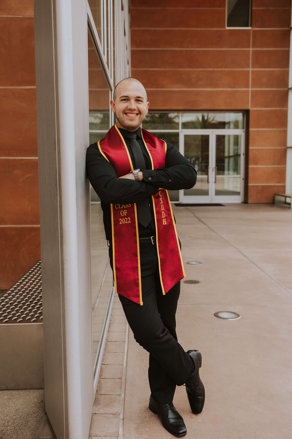 male-grad-photoshoot-university-inspo