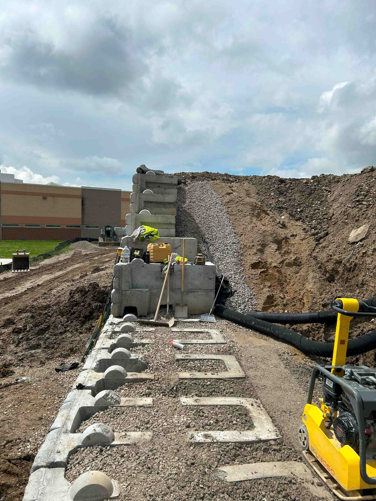 redi-rock-retaining-state-of-michigan-correctional-facility-highland-services-installation