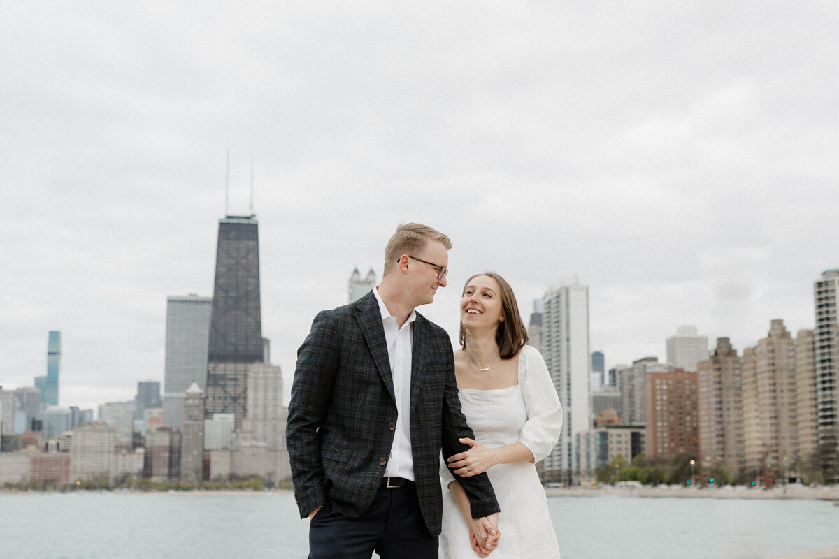 Indianapolis engagement photographer city photo session