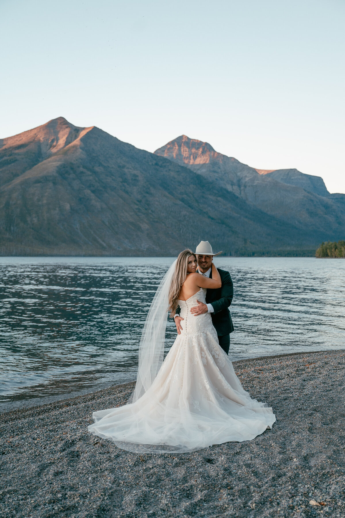 presley-gray-photo-boho-glacier-park-elopement-9422