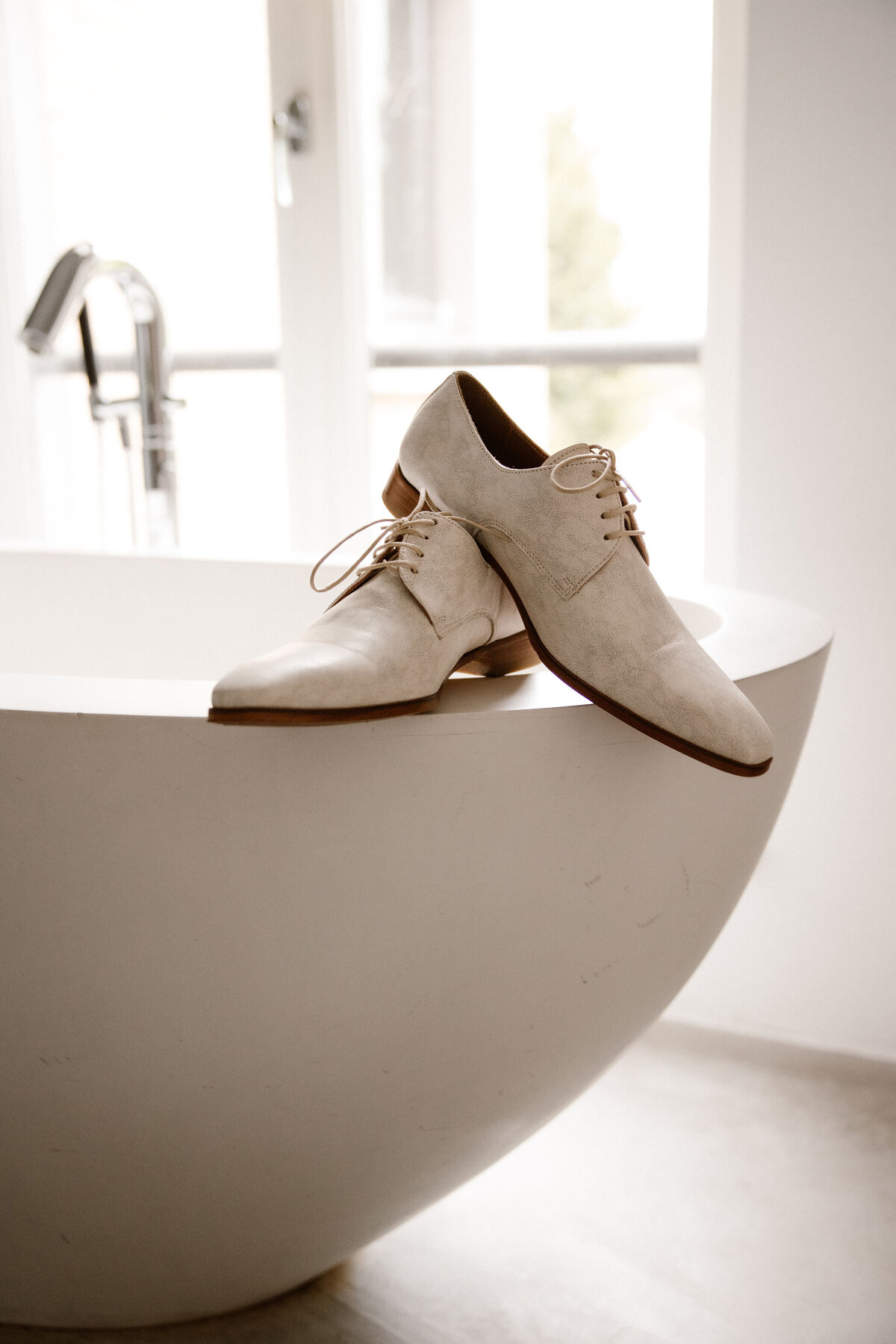 Maudvandenheuvelphotography-S&Rgettingready-67