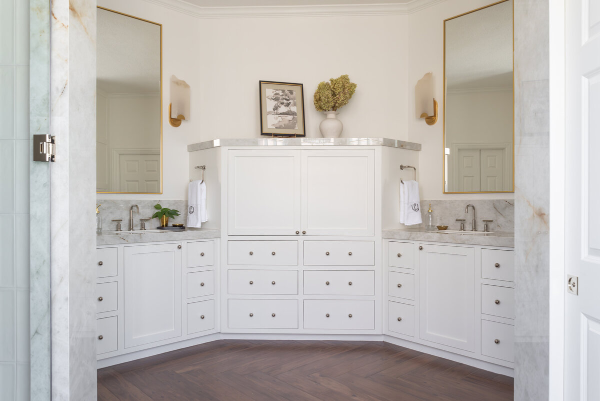 kyleen bushroe interiors white vanity bathroom