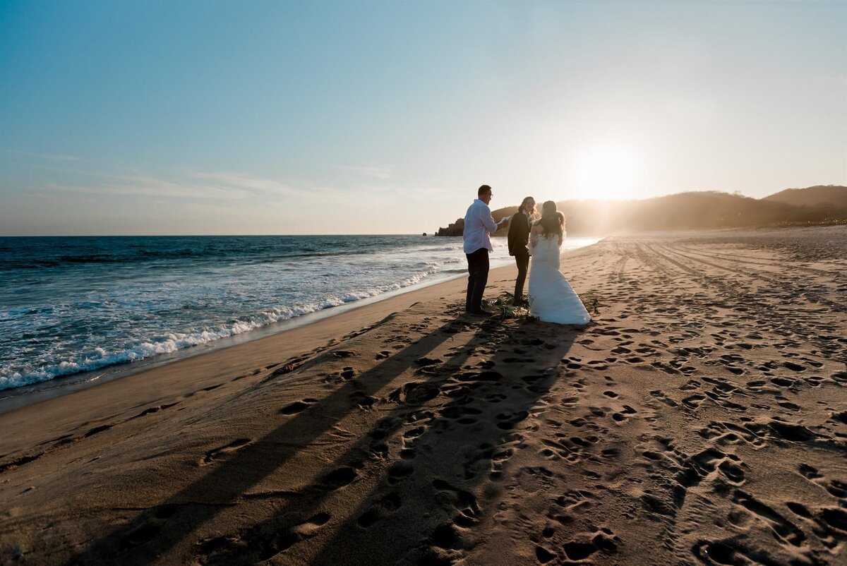 Puerto-Escondido-Oaxaca-Elopement-Luxury-Adventure-Elopement-Soul-and-Sky-Weddings-4