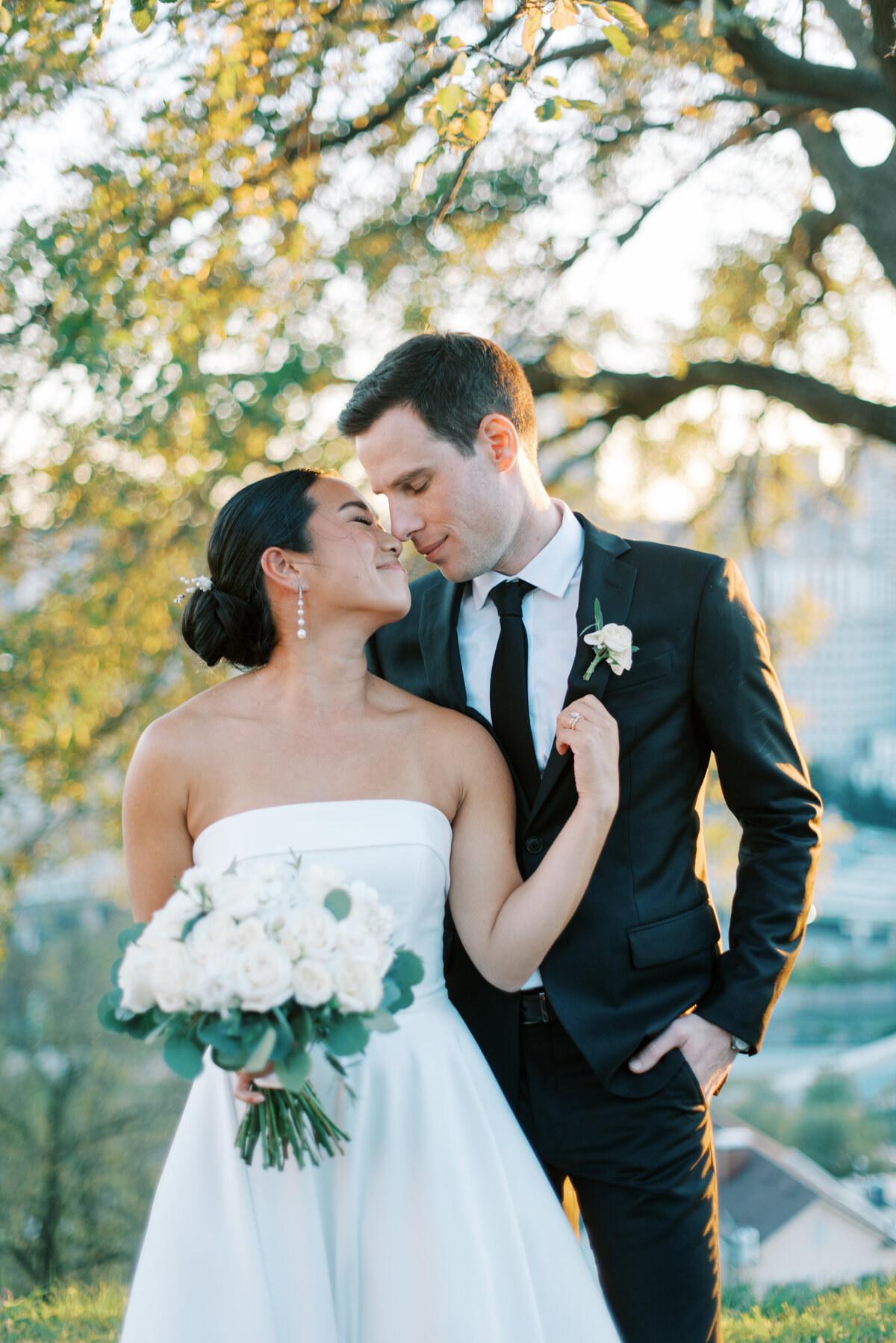 cassie-nichole-photography-cincinnati-ohio-wedding-photography-the-view-at-mt-adams-hannah-jeff-wedding-day-bride-and-groom-157